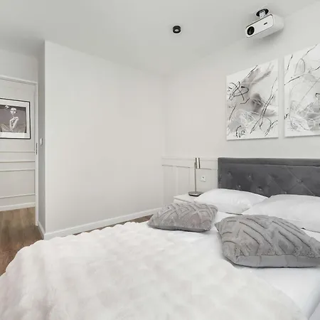 Beautiful For 4 People By Renters Appartement *