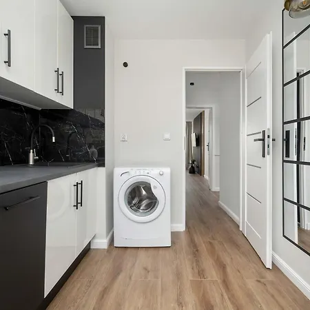Beautiful For 4 People By Renters * Wrocław