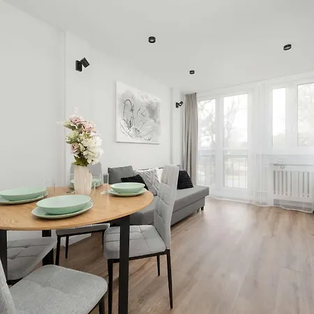 Beautiful For 4 People By Renters *