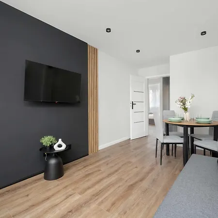 Beautiful For 4 People By Renters * Wroclaw