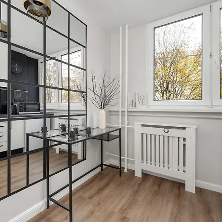 Beautiful For 4 People By Renters Wroclaw