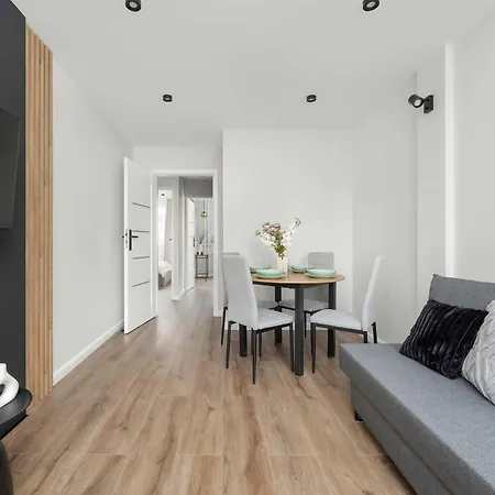 Beautiful For 4 People By Renters * Wroclaw